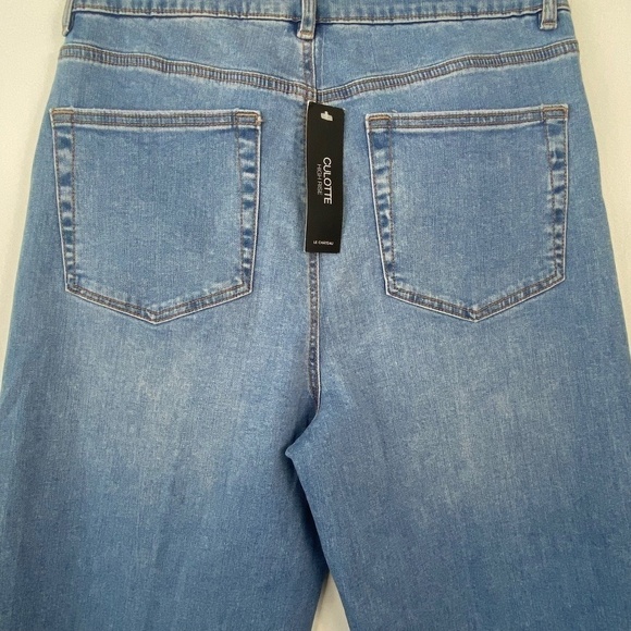 Nwt Le Chateau High Rise Culotte High rise, wide leg, light wash size 8 - Picture 4 of 8